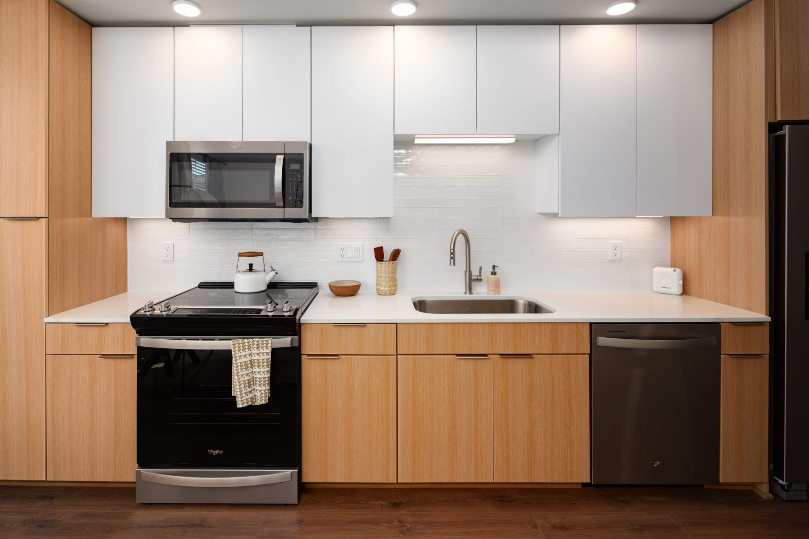 Starling_LuxuryApartmentCommunity_Kitchen_NashvilleTN