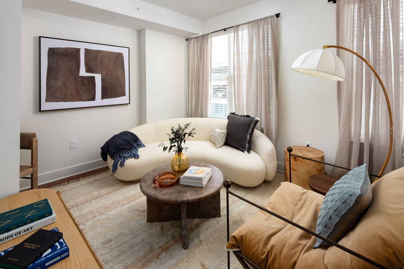 Starling_LuxuryApartmentCommunity_LivingRoom_NashvilleTN