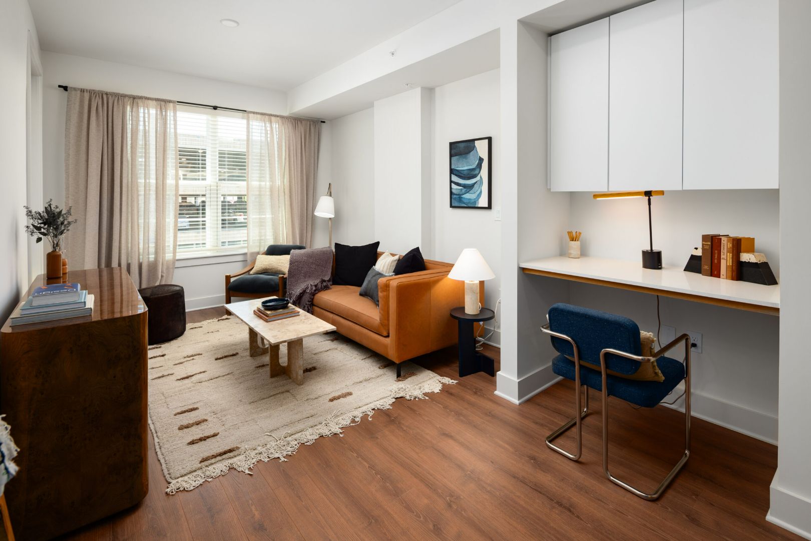 Starling_LuxuryApartmentCommunity_LivingRoom_NashvilleTN